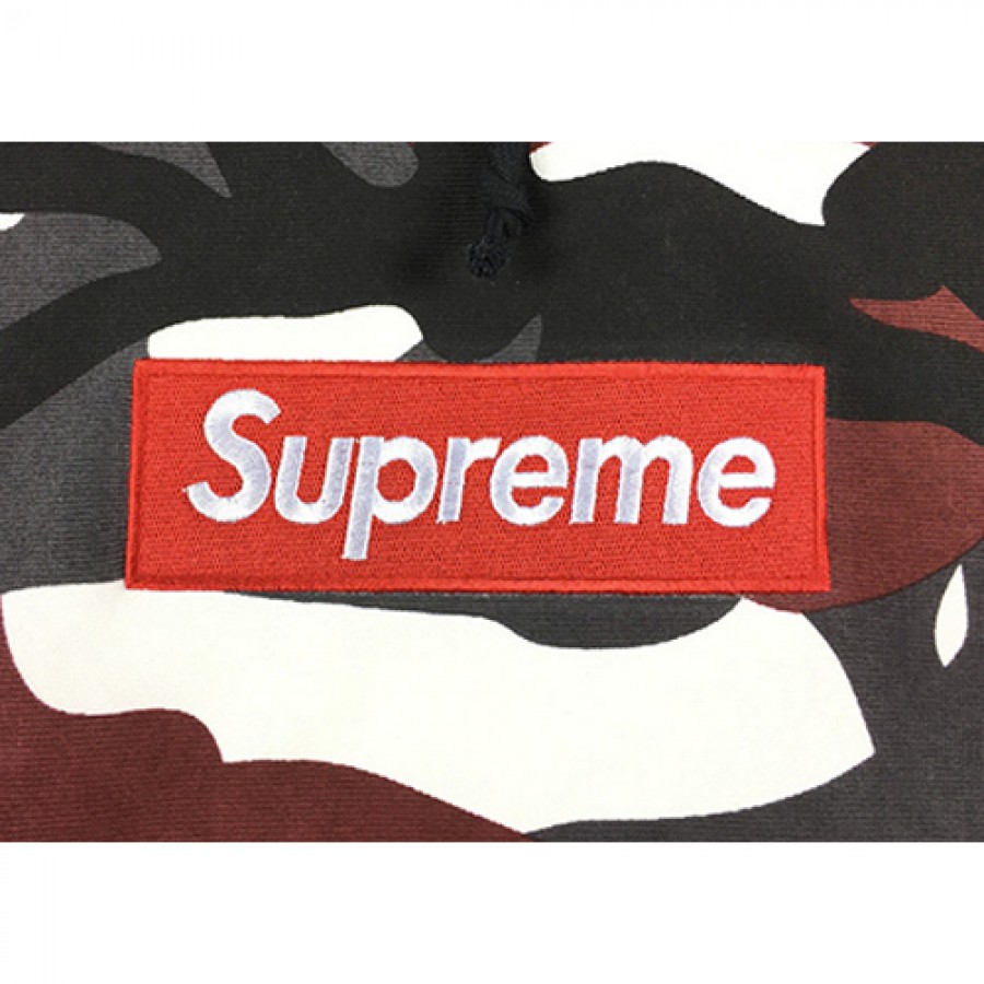 Supreme перевод песни. Знак Supreme. Тоби Суприм. Supreme логотип Camo. Логотип Supreme на одежде.